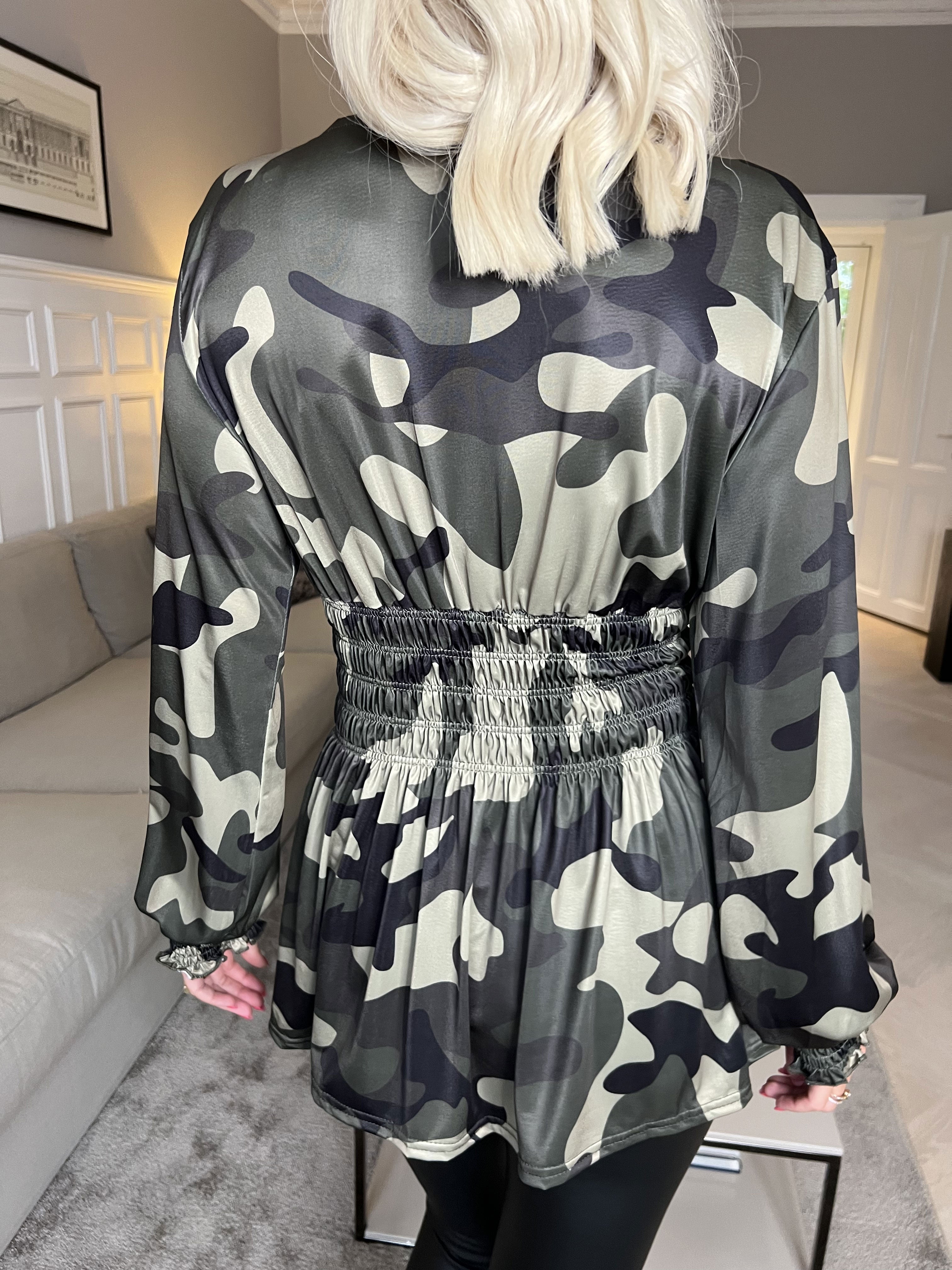 Pams Camo Shirt L/S - Blus i stretchigt tyg med lång ärm